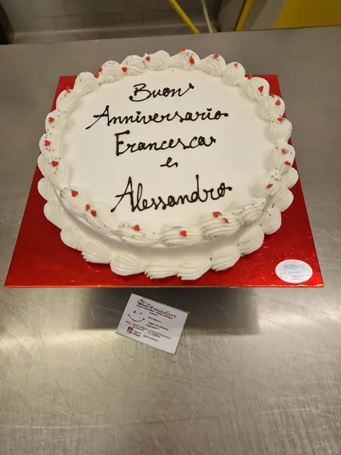 Torta per anniversario personalizzata, ottobre 2024 – Pasticceria Amadori