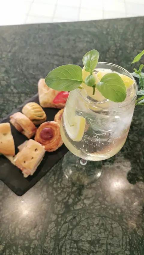 Aperitivo, giugno 2022 – Pasticceria Amadori