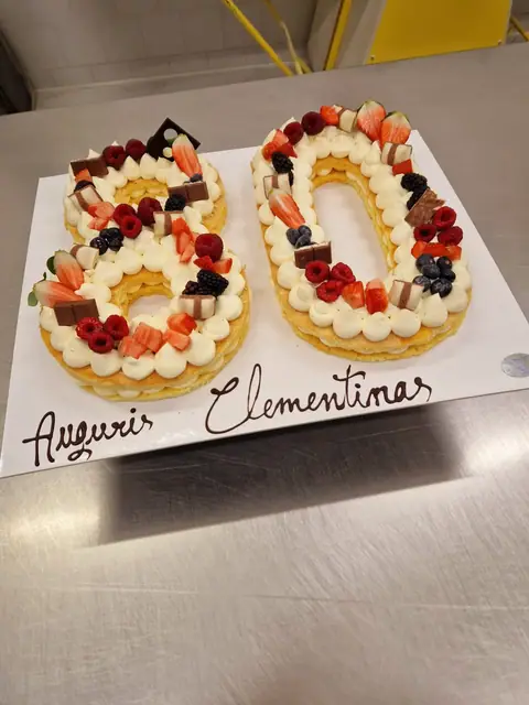 Torta di compleanno personalizzata, dicembre 2024 – Pasticceria Amadori