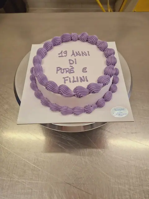 Torta di compleanno personalizzata, dicembre 2024 – Pasticceria Amadori