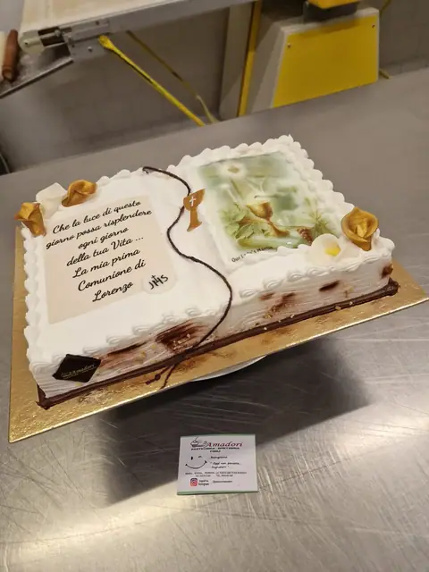 Torta per la Prima Comunione personalizzata, maggio 2024 – Pasticceria Amadori