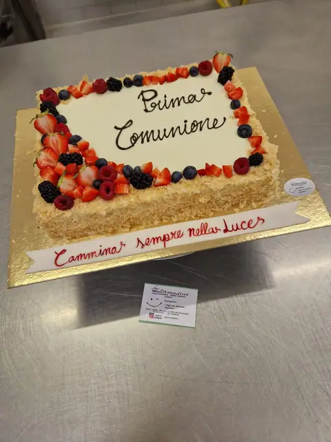 Torta per la Prima Comunione personalizzata, maggio 2024 – Pasticceria Amadori