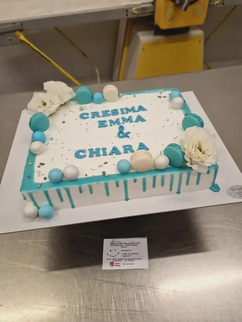 Torta per la Cresima personalizzata, ottobre 2024 – Pasticceria Amadori