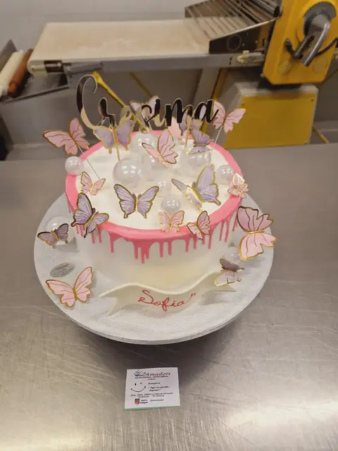 Torta per la Cresima personalizzata, ottobre 2024 – Pasticceria Amadori