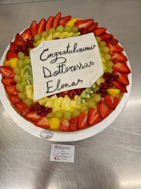 Torta di laurea personalizzata, aprile 2024 – Pasticceria Amadori