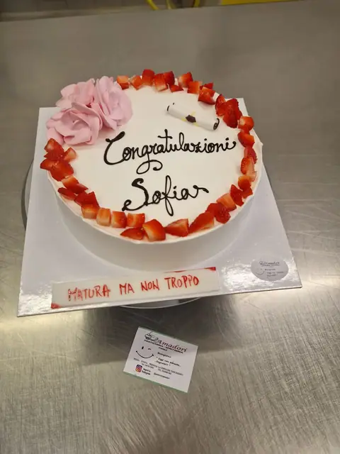 Torta di laurea personalizzata, giugno 2024 – Pasticceria Amadori
