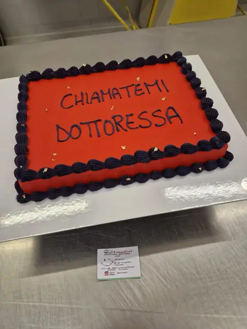 Torta di laurea personalizzata, novembre 2024 – Pasticceria Amadori