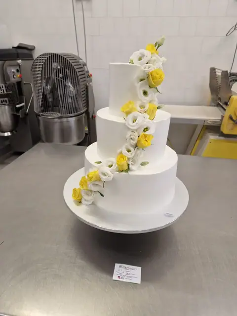 Torta nuziale personalizzata, giugno 2024 – Pasticceria Amadori