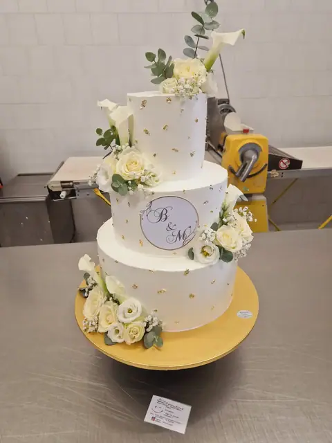 Torta nuziale personalizzata, settembre 2024 – Pasticceria Amadori