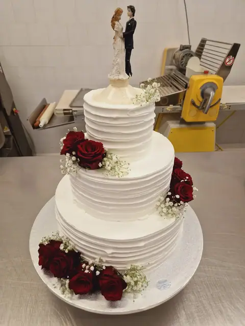 Torta nuziale personalizzata, ottobre 2024 – Pasticceria Amadori