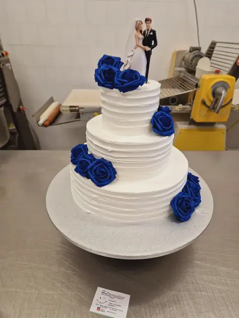 Torta nuziale personalizzata, ottobre 2024 – Pasticceria Amadori