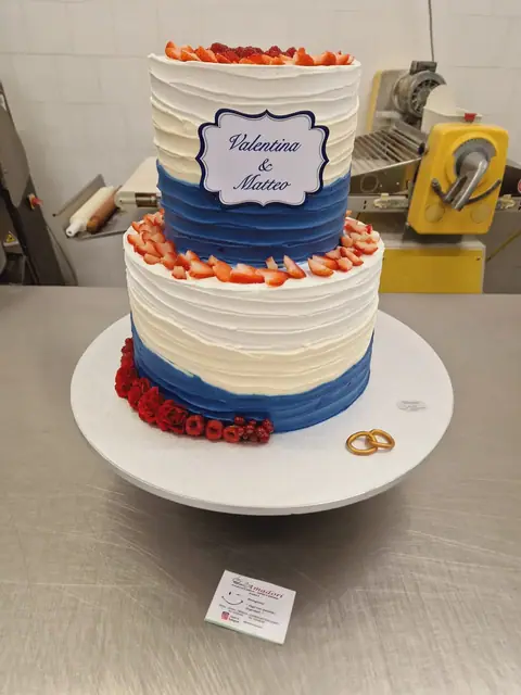 Torta nuziale personalizzata, ottobre 2024 – Pasticceria Amadori