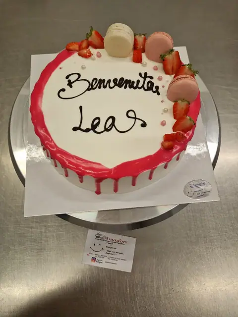Torta per la nascita personalizzata, ottobre 2023 – Pasticceria Amadori
